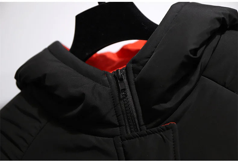 Robuste Damen Winterjacke lang, Übergröße, wind- und kälteabweisend.