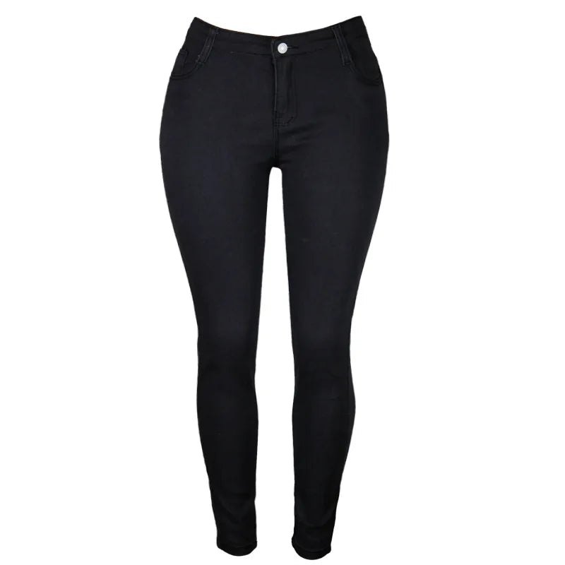 Stilvolle Damen Stretchjeans in Übergröße, Röhrenschnitt und High Waist für eine schmeichelhafte Figur.
