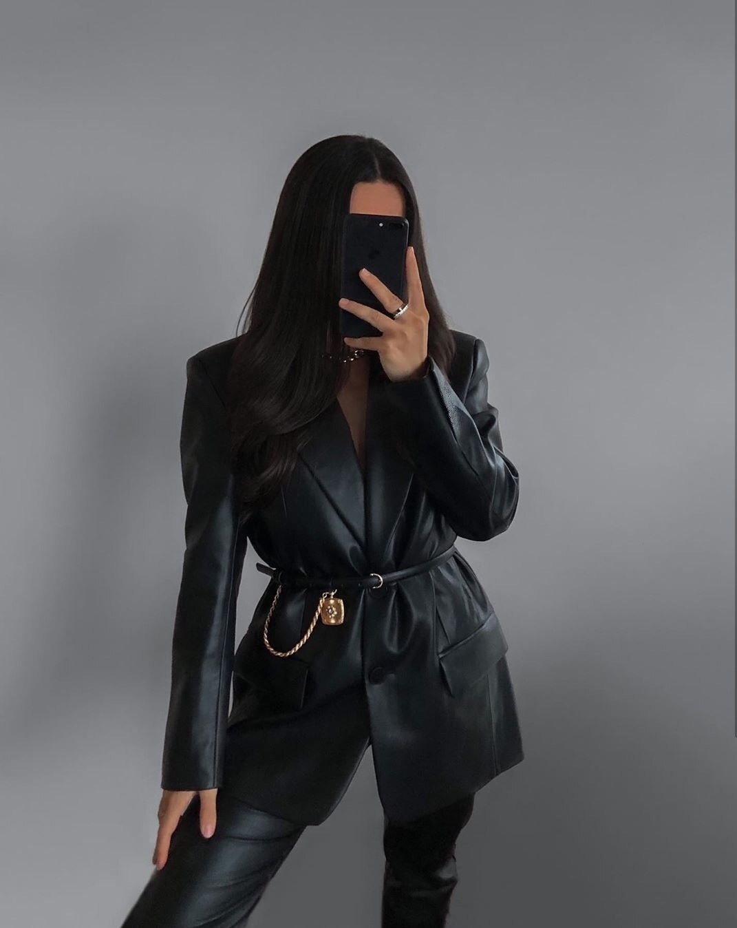 Eleganter Damen Longblazer für stilvolle Business-Looks & schicke Freizeit-Outfits; vielseitig kombinierbar.