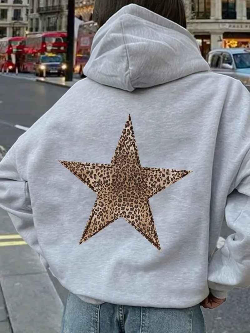 Stilvoller Damen Kapuzenpullover, ideal als lässige Freizeitkleidung. Bequemer Hoodie mit Leopardenmuster.