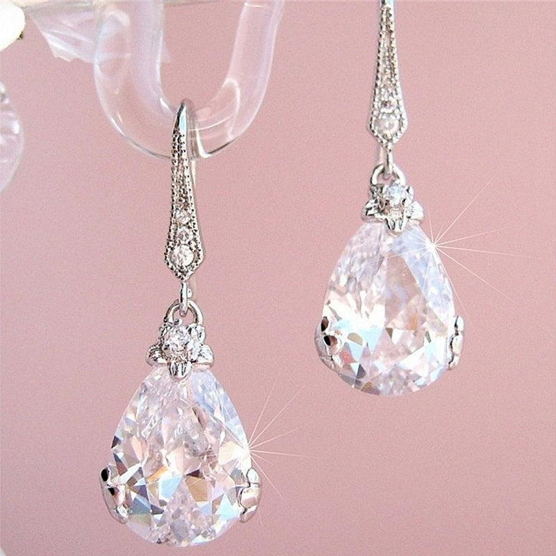 Damen-Ohrringe, birnenförmig, elegant & festlich. Hochwertiger Edelstahl-Schmuck mit Zirkonia für Glamour-Look.