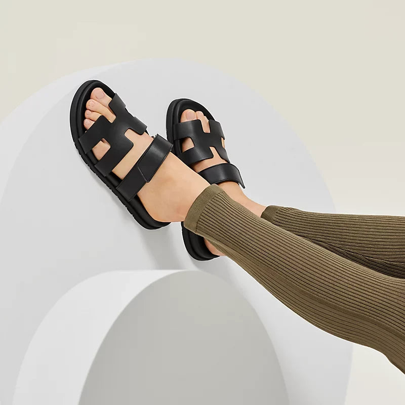 Bequeme Damensandalen mit weicher Innensohle, ideal für Strand, Freizeit & Sommeroutfits. Leichte Urlaubsschuhe.