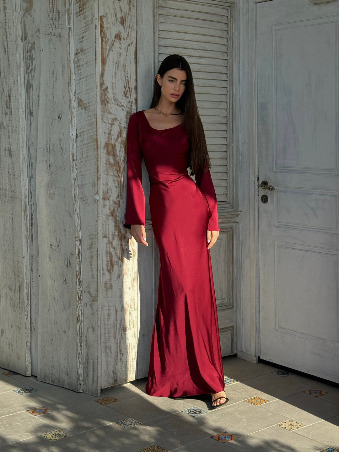 Chic Abendkleid für Damen, langärmliges Maxikleid in A-Linie. Perfekt für festliche Events.