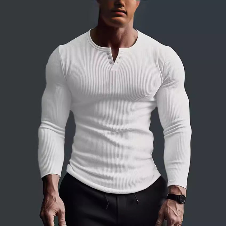 Figurbetontes Herren Langarmshirt mit Rundhals. Modernes Slimfit Oberteil für eine elegante männliche Silhouette.