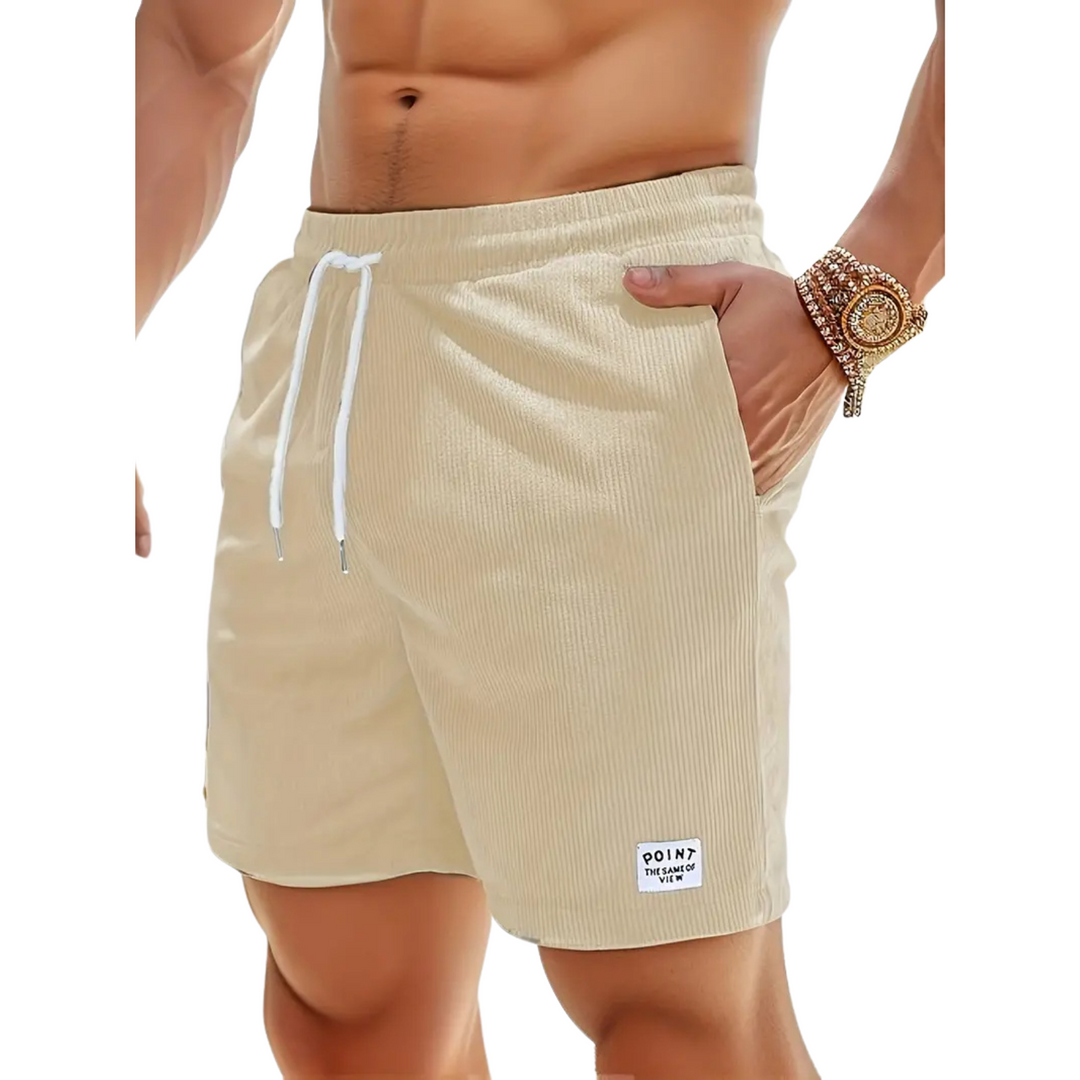 Vielseitige Herren Badeshorts knielang, schnelltrocknend, mit Seitentaschen für entspannten Sommerstil.