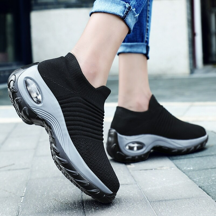 Bequeme Damen Slip-On Laufschuhe, luftgedämpft für optimalen Komfort. Perfekt als Freizeitschuh.