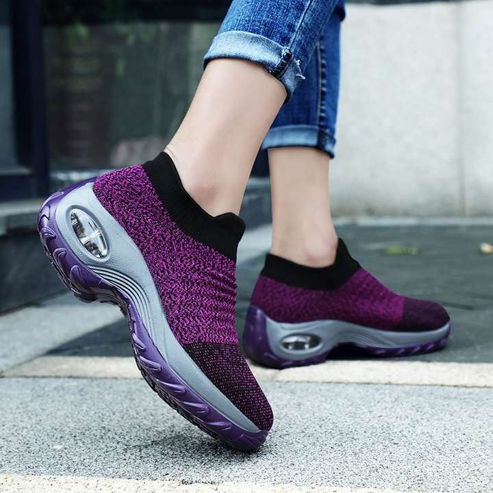 Atmungsaktive Damen Slip-On Sneaker, luftgedämpft für federndes Gehen. Leichte Komfortschuhe für Sie.