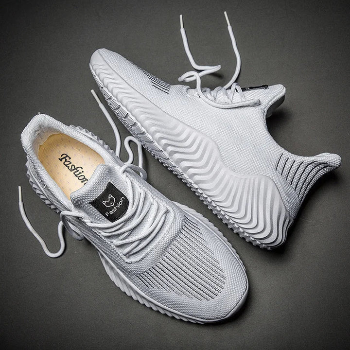 Stylische Herren Sneaker mit atmungsaktivem Obermaterial. Komfortable Freizeitschuhe und Fitnessschuhe.