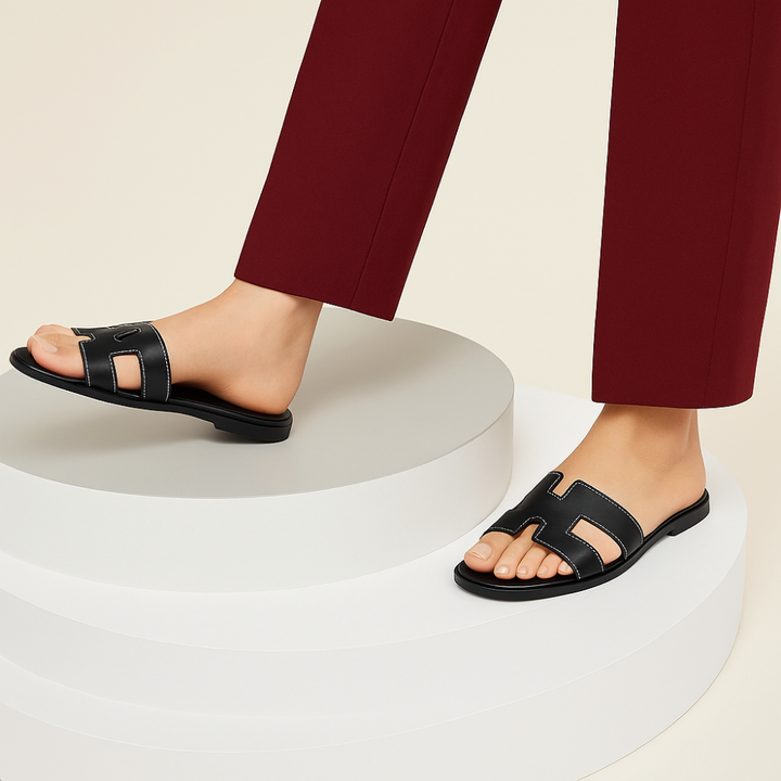 Damen Sandalen am Fuß, flach, atmungsaktiv & super bequem für lange Spaziergänge.