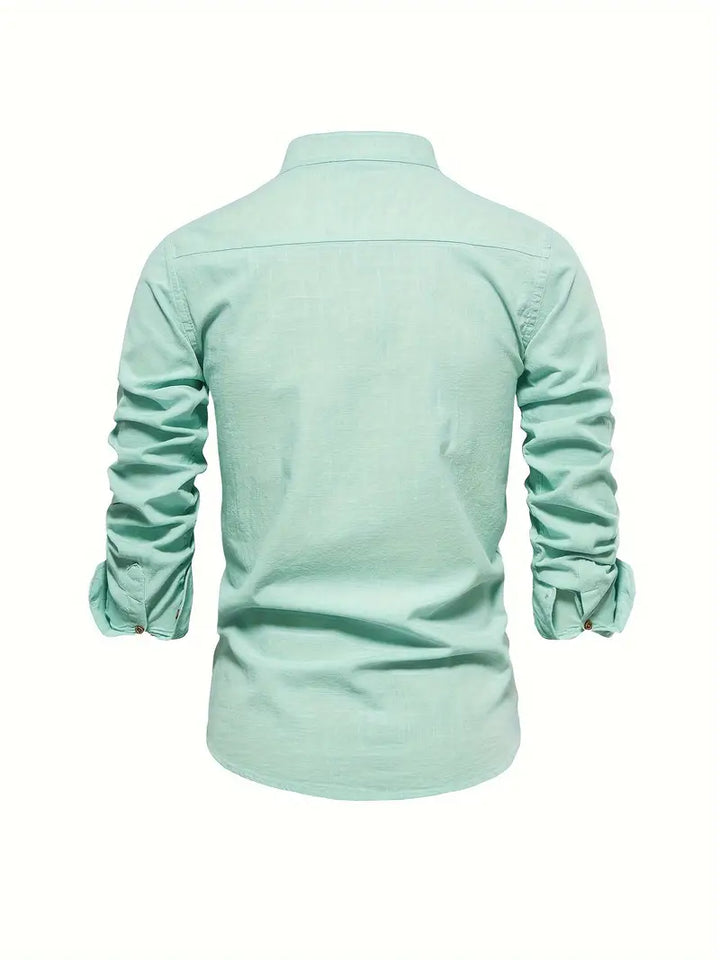 Elegantes Herren Freizeithemd in modernem Schnitt. Vielseitig kombinierbar für Sommerstil.