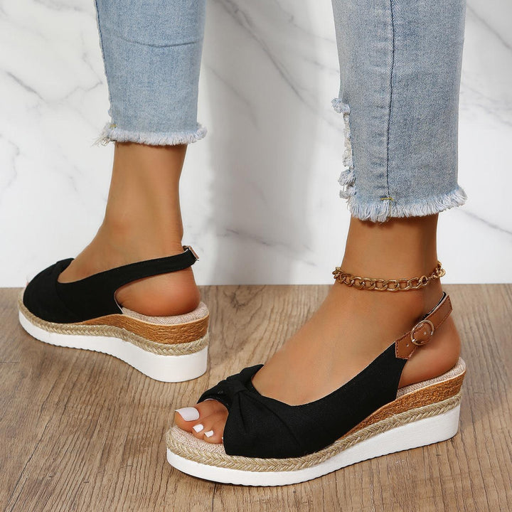 Bequeme Damen Keilsandalen, modische Plateausandalen für leichte Sommerkleider.