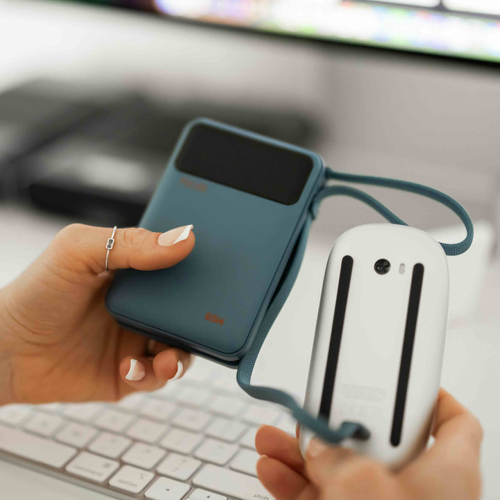Zuverlässiger Energiespender: 20000mAh Powerbank mit 65W PD und USB-C Anschlüssen.