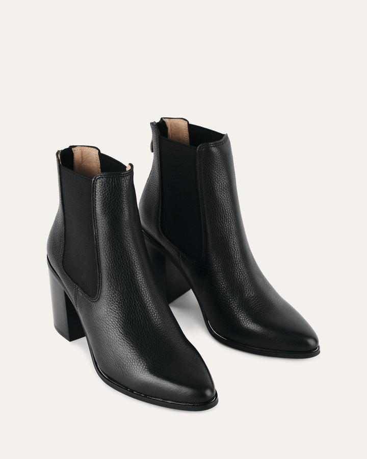Modische Damen Stiefeletten Schwarz: spitze Schuhspitze, Blockabsatz, praktischer Reißverschluss.