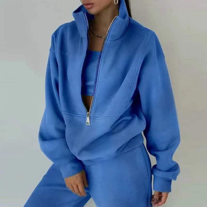 Stilvolles Damen ActiveFit Jogging-Set für Freizeit & Sport in Blau. Komfortable 3-teilige Loungewear für Frauen.