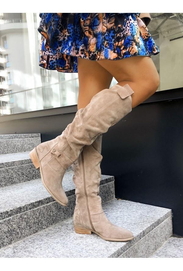 Warme, stilvolle Damen Winterstiefel aus Lederimitat mit Fleecefutter für kalte Tage.
