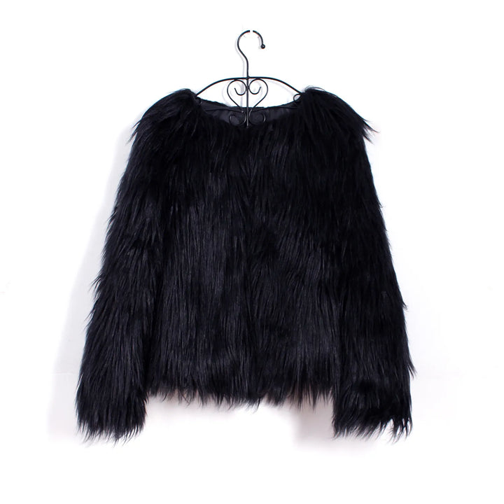 Hochwertiger Damen Wintermantel, warm, kuschelig & stilvoll. Elegante Oberbekleidung für Herbst und Winter.