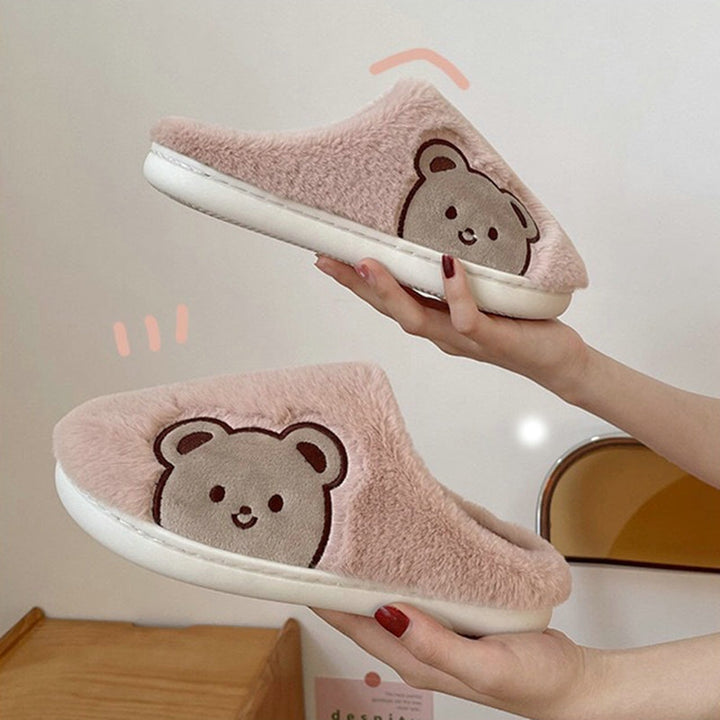 Warme Bärenhausschuhe: Gemütliche Unisex Winterpantoffeln mit weichem Material & niedlichem Bären-Look.