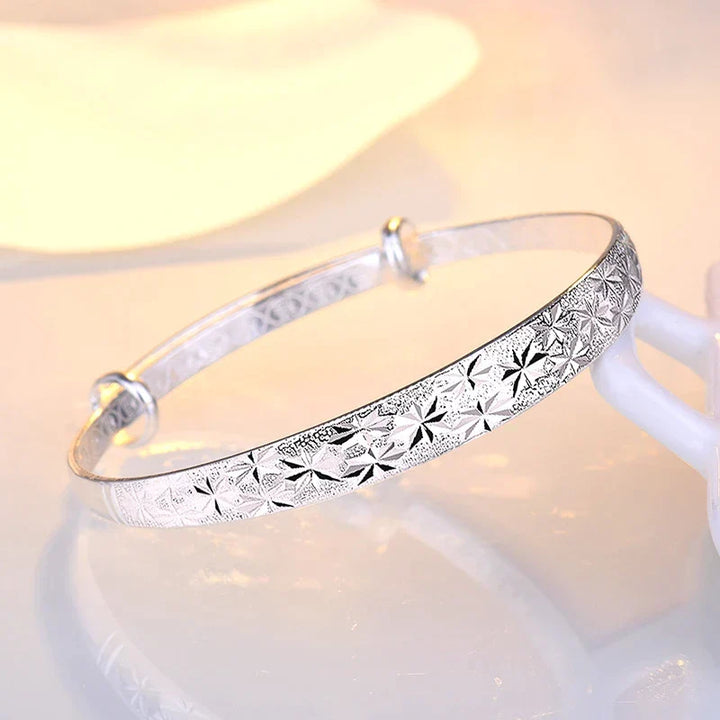 Modisches Damen-Armband mit einzigartigem Asterismus-Design, ideal für besondere Anlässe.