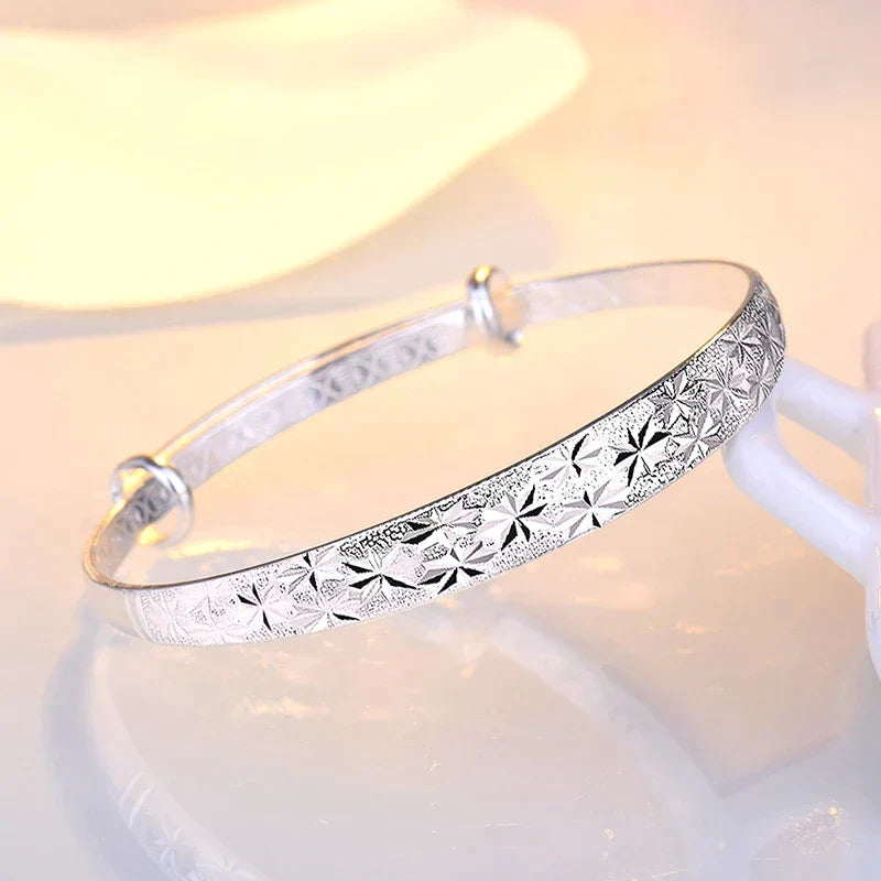 Exquisites Damenarmband, 925er Silber, Stern-Design, verstellbar, eleganter und hypoallergener Damenschmuck.