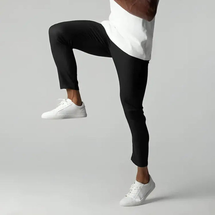 Bequeme Herren Stretch Chino Hose in Tapered Fit, ideal für Sommer Freizeit.