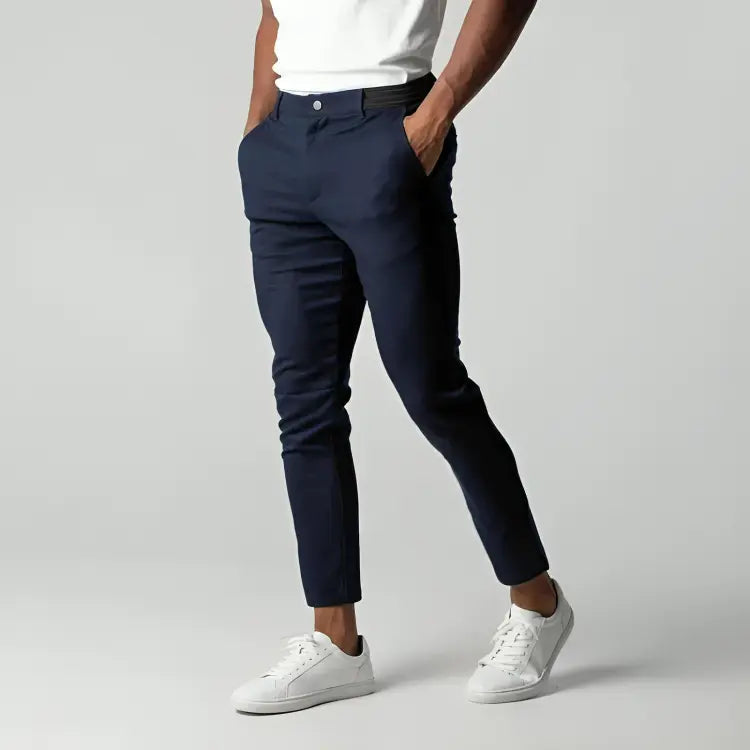Elegante Herren Sommer Hose, Tapered Fit, aus Stretch-Material für Komfort im Büro.