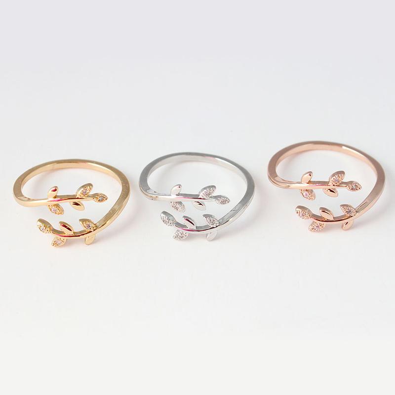 Vielseitiger Damen Blattring, verstellbar. Symbolschmuck für Wachstum & Erneuerung. Passt zu jedem Outfit.