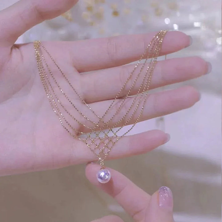 Klassische mehrschichtige Perlenkette für Damen, zeitloses Design, verleiht jedem Outfit Eleganz.