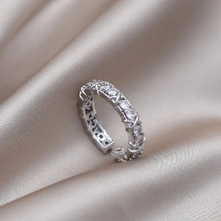 Verstellbarer Unisex Angstring aus Titanionen zur Förderung der Verdauung und des Wohlbefindens.
