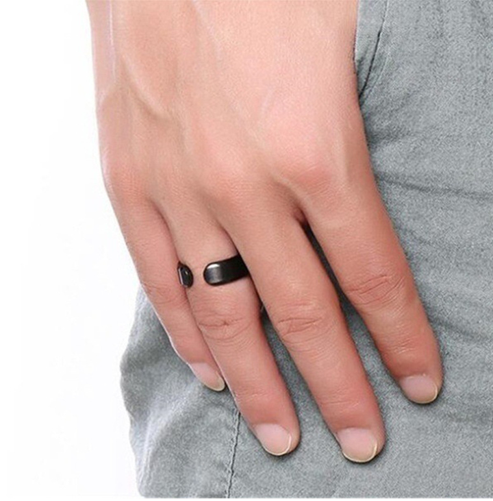 Hochwertiger Anti-Schnarch-Ring mit Magnetfunktion. Optimiert den Schlaf, stoppt Schnarchen effektiv. Für Wellness.