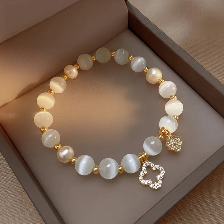 Stilvolles Damenarmband aus Naturkristallen & Süßwasserperlen. Eine perfekte Geschenkidee für jede Frau.