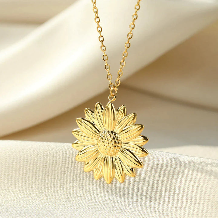 Zarte Sonnenblumenkette mit gravierter Botschaft, ideales Geschenk für Frauen, Freundinnen oder Partnerinnen.