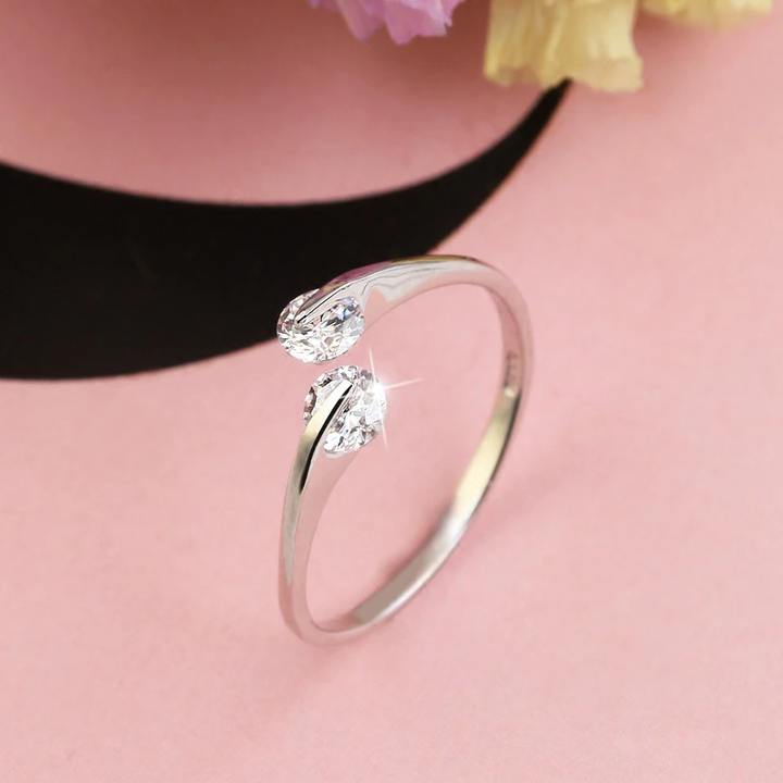 Eleganter Damen Versprechen Ring aus 925er Sterling Silber, perfekt als Geschenk zum Jahrestag.