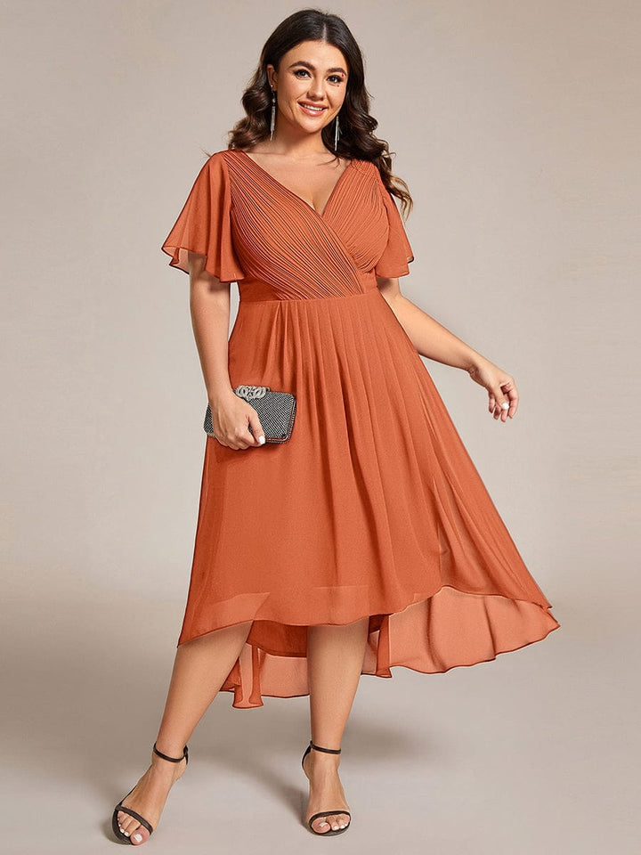 Chices Beiges Vokuhila Festkleid für Damen. Midi-Länge, Kurzarm, A-Linie, perfekt für Hochzeiten.