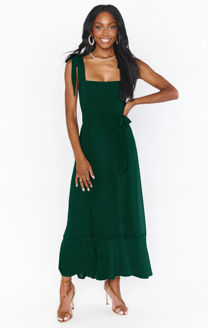 Schickes Damen Cocktail-Maxikleid mit Schlitz & Bindegürtel, stilvoll für besondere Anlässe.