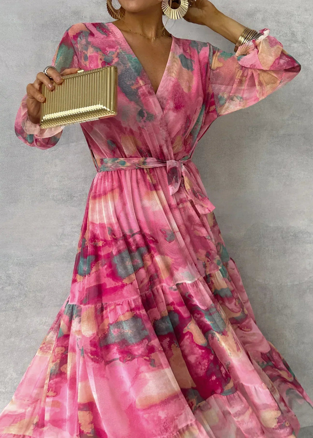 Schickes Damen Maxi Blumenkleid mit V-Ausschnitt und eleganten Laternenärmeln, ein romantisches Sommerkleid.
