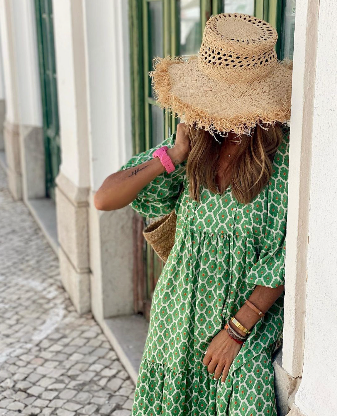 Fließendes Sommer Maxi Kleid im Vintage-Stil für Damen, gemustert und bequem für Freizeit oder Urlaub.