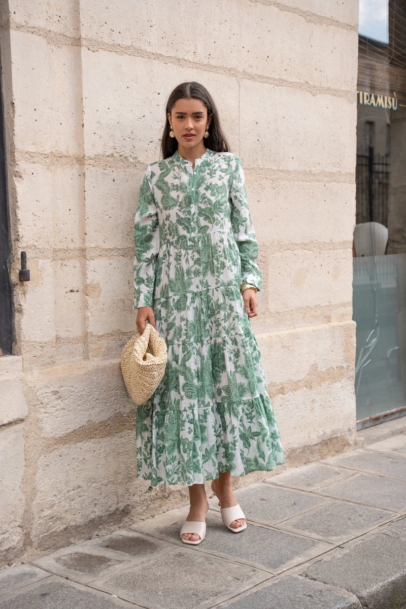 Damen Maxikleid mit floralem Muster im romantischen Boho-Stil. Perfektes Sommer- & Freizeitkleid.