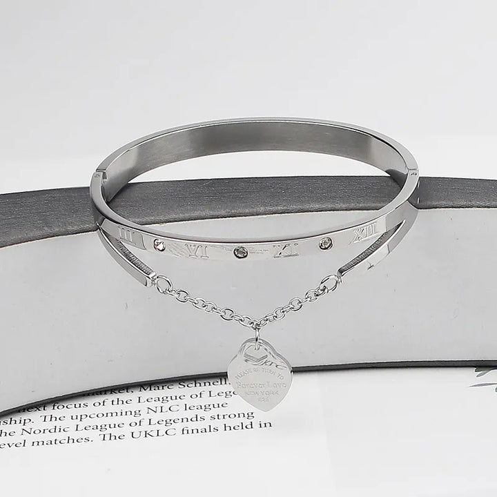 Partnerarmband aus Edelstahl, Symbol für Liebe & Verbundenheit. Ideales Schmuckgeschenk für sie & ihn.