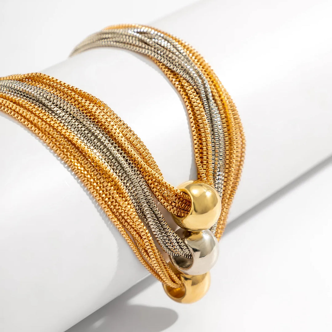 Modische Damen Statement-Halskette aus vergoldetem Edelstahl mit glänzender großer Kugel. Eyecatcher-Schmuck.