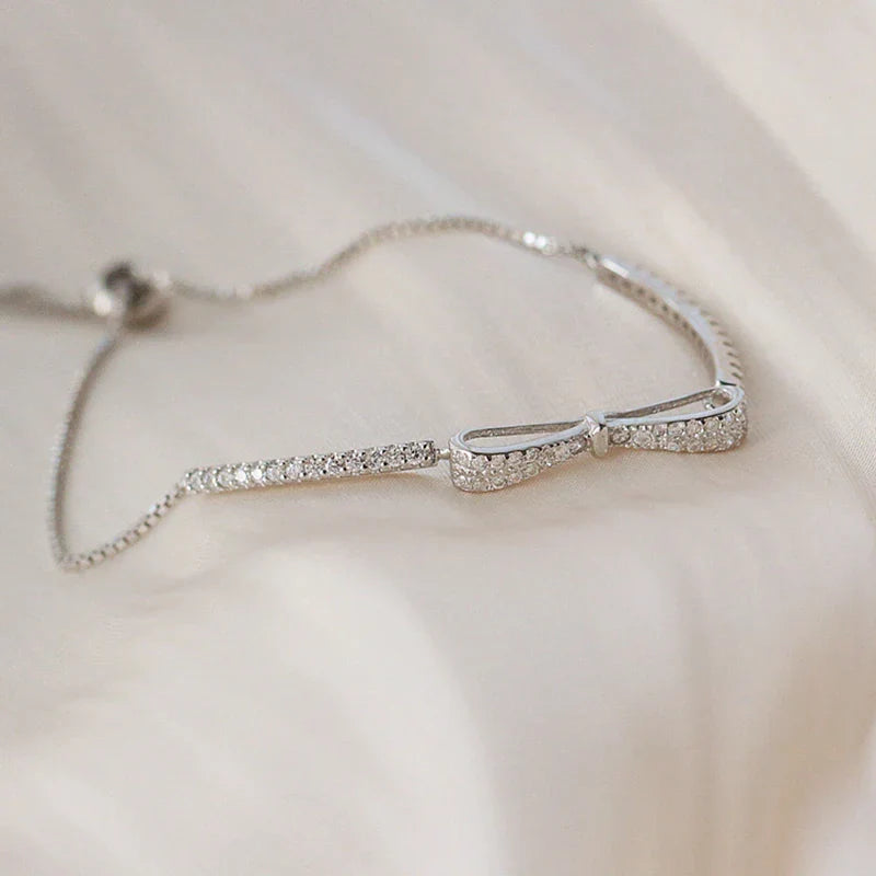 Verstellbares Silberarmband mit Zirkonia, ideales Geschenk für Frauen, klassischer Schmuck für Sie.
