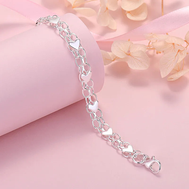 Modernes Damen Herzarmband aus 925 Silber, ein elegantes und vielseitiges Armband für jeden Anlass.