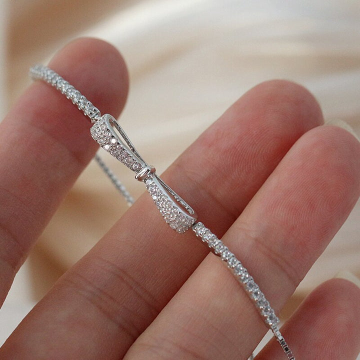 Hochwertiges Zirkonia Tennisarmband für Damen, glänzendes 925 Silber, einstellbarer Luxusschmuck.