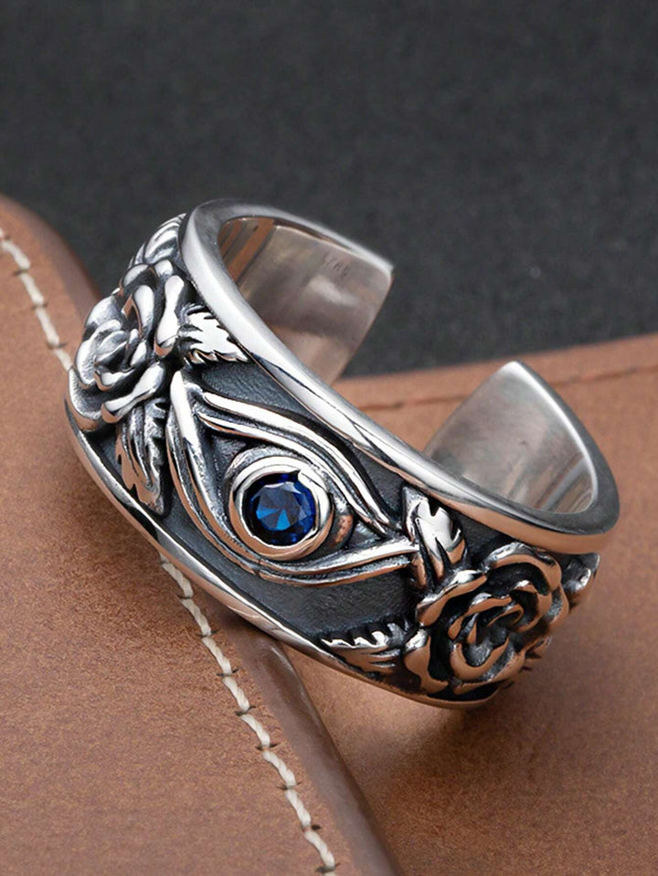 Moderner Schutzring für Herren & Damen, Silber mit Horusauge und Topas-Akzent.