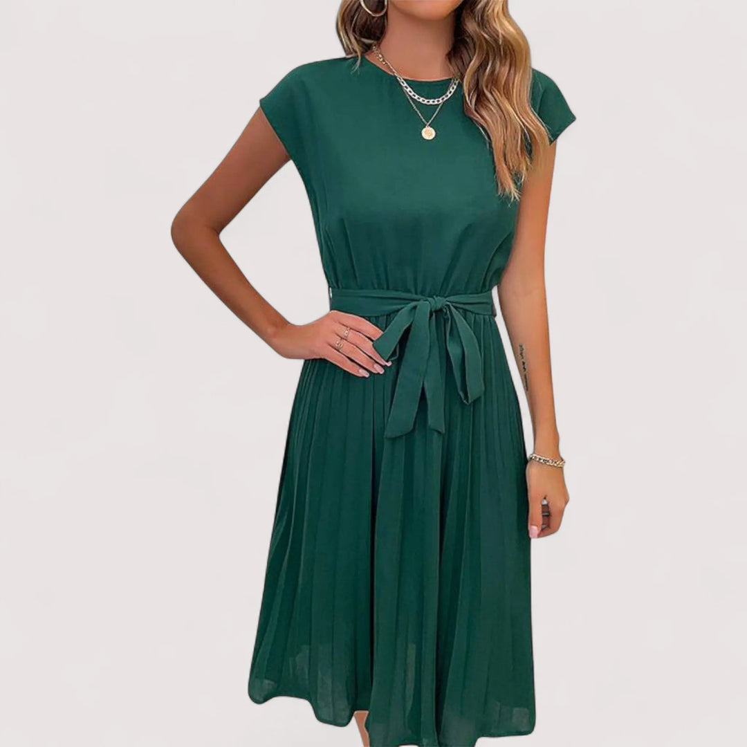 Elegantes Damen Plissee Midikleid mit Bindegürtel, perfekt für Sommer und festliche Anlässe.