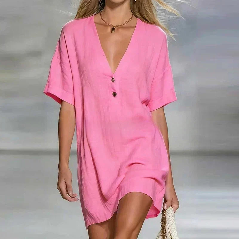 Locker sitzendes Damen Minikleid Oversize mit V-Ausschnitt und Knopfleiste. Perfekt als bequemes Freizeitkleid Kurzarm.
