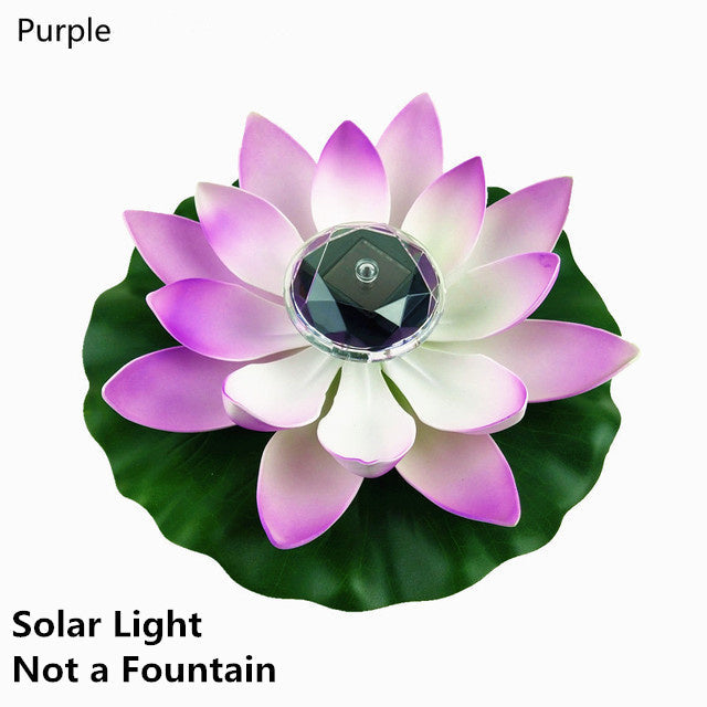 Umweltfreundlicher Solar Springbrunnen, autarke Teichpumpe für nachhaltige Gartengestaltung.