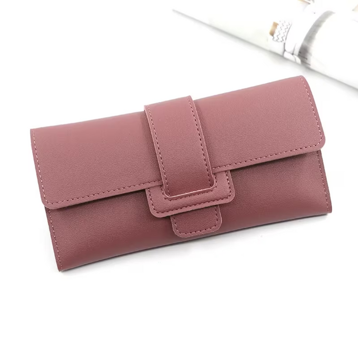 Langes Portemonnaie unisex, minimalistisch, mit Fokus auf schlankes Profil und einfache Handhabung.