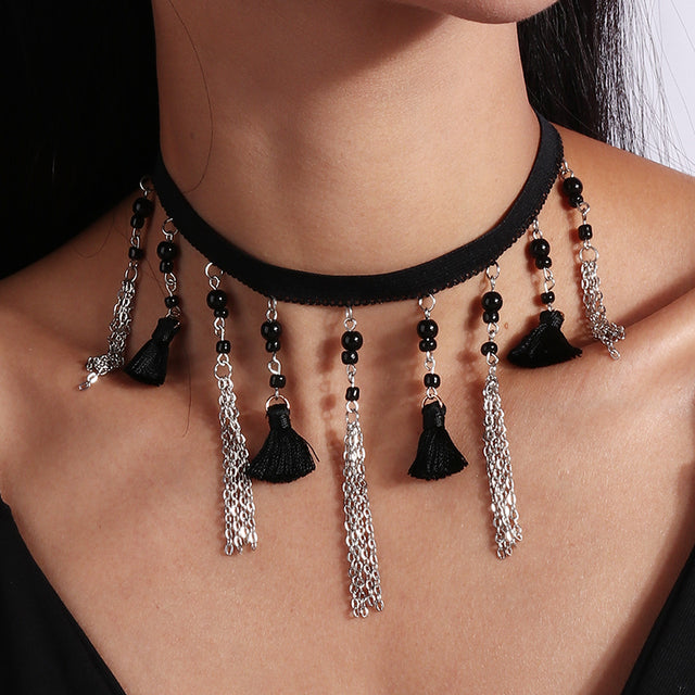 Geschenkidee: Exklusive Damen Samt Choker Halskette mit Strass. Ein edles Schmuckstück voller Glamour.