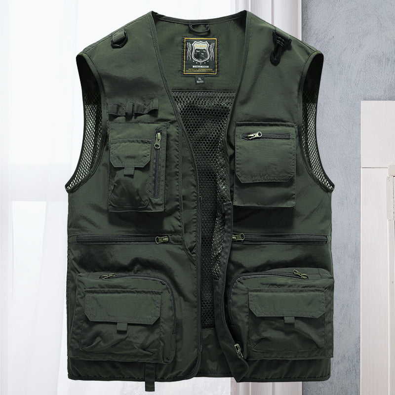 Funktionsweste für Herren, leicht und packbar, ideal als Reiseweste oder für sommerliche Outdoor-Abenteuer.