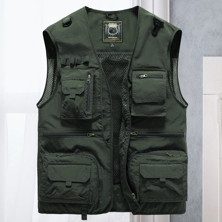 Funktionsweste für Herren, leicht und packbar, ideal als Reiseweste oder für sommerliche Outdoor-Abenteuer.
